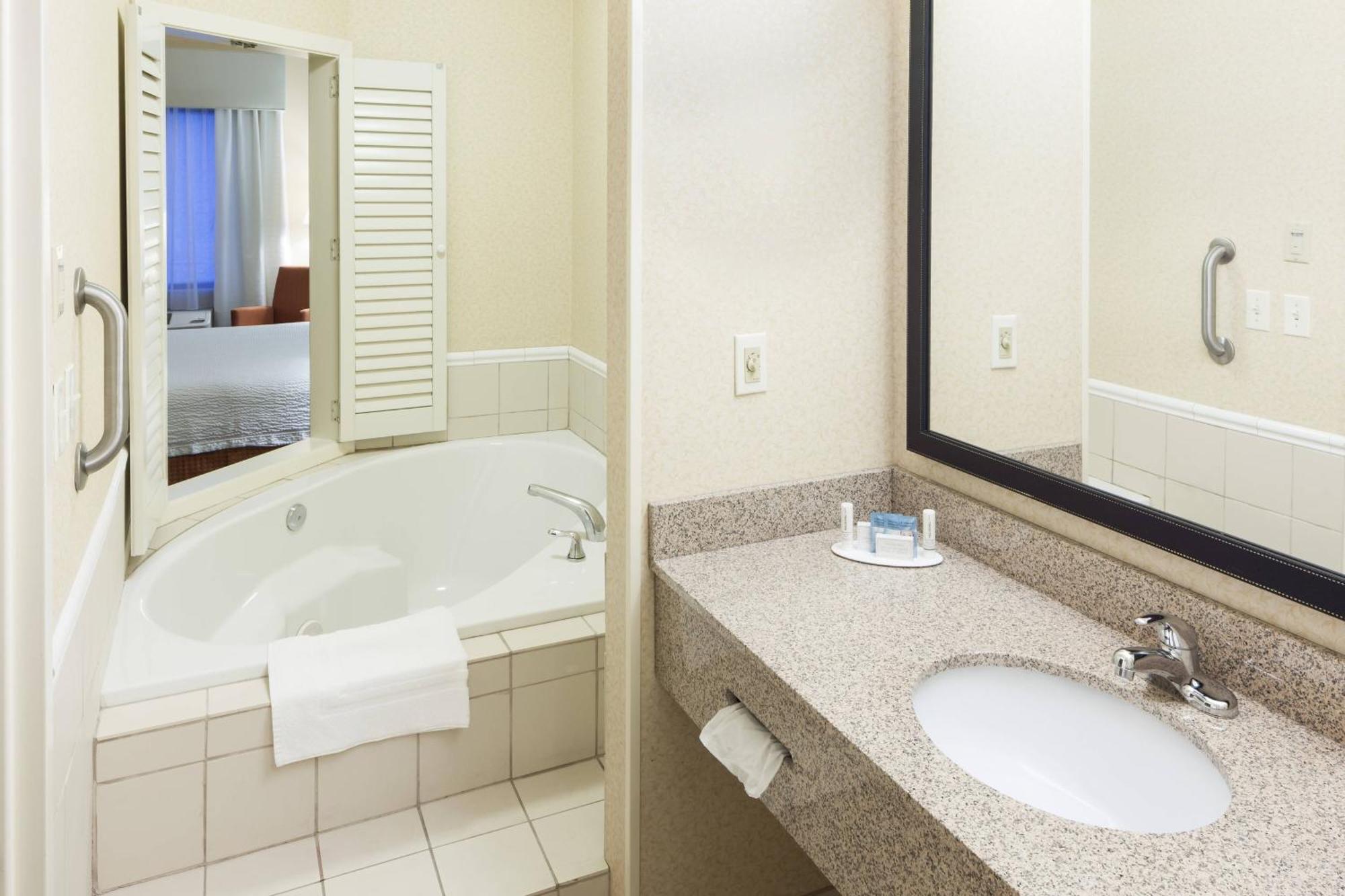 Hotel Fairfield By Marriott Ruston Extérieur photo